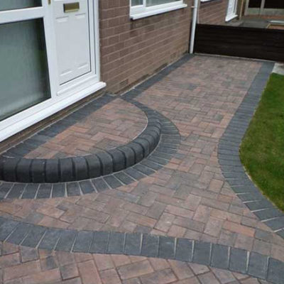 Monoblock front door step and driveway in Harvest Colour with charcoal edge